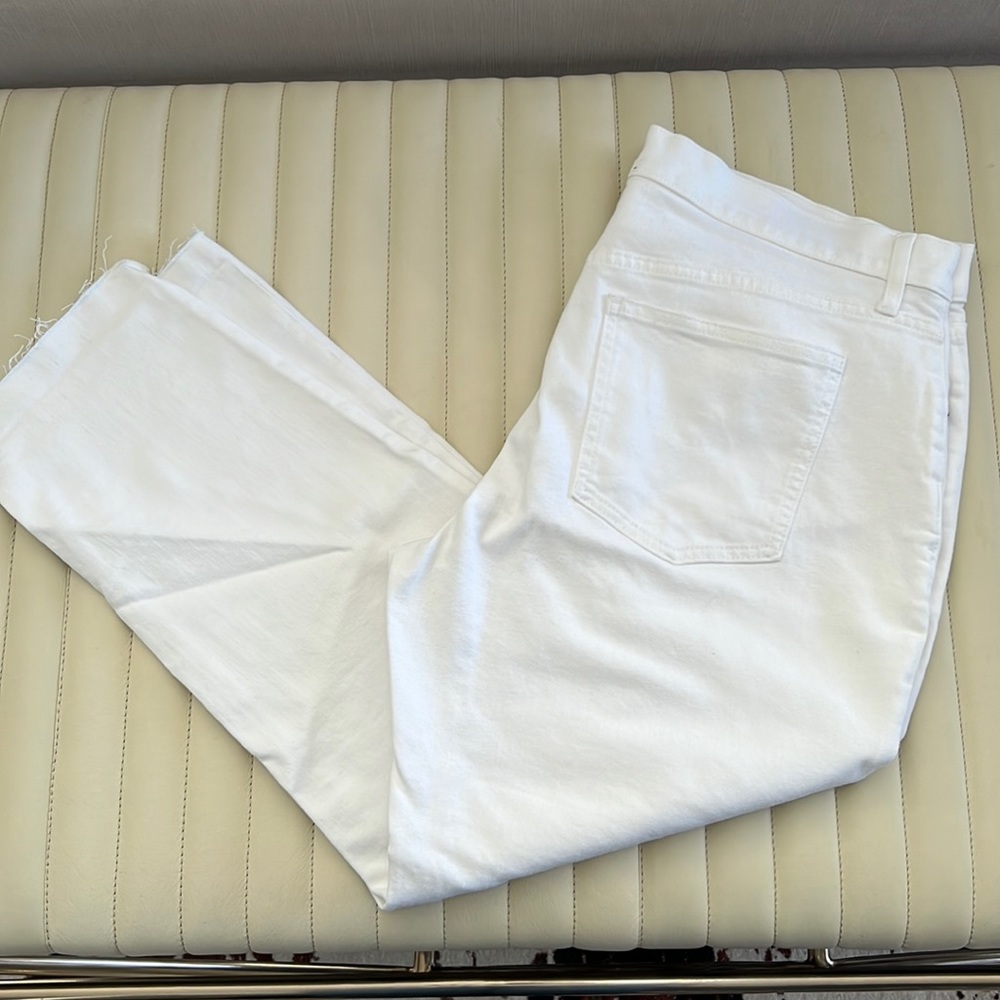 Gap girlfriend midrise raw hem white jean SZ 32